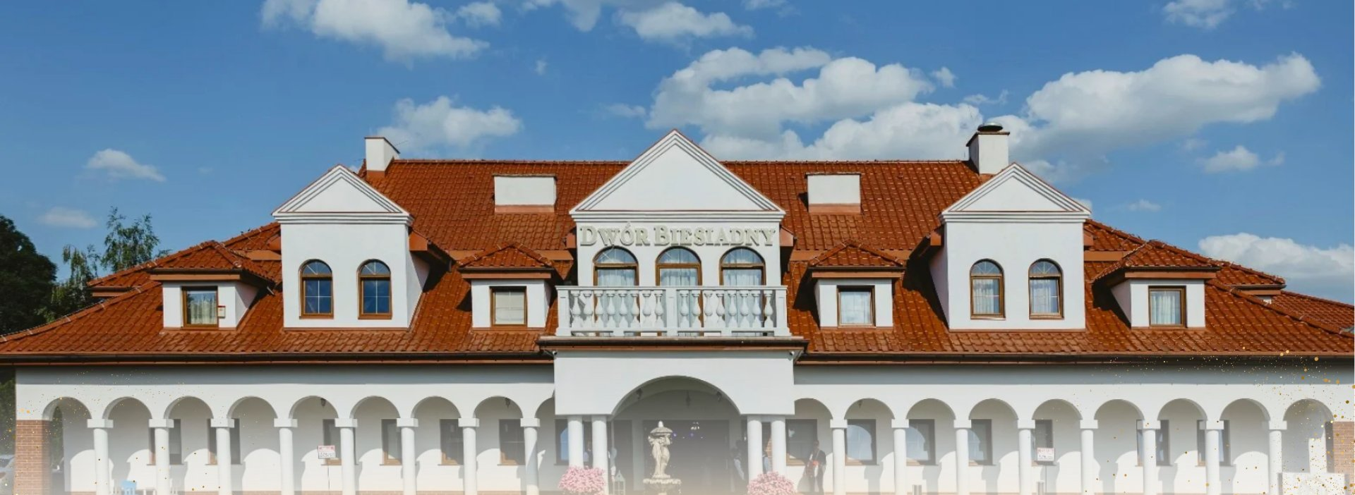 Dwór Biesiadny w Rojewie